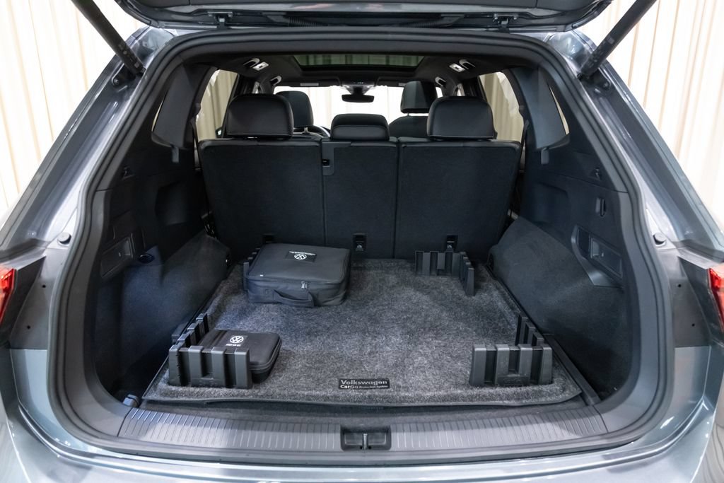 Certified 2024 Volkswagen Tiguan SE R-Line AWD/4WD image 22