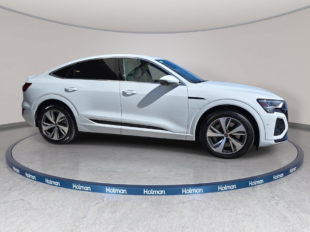 Certified 2024 Audi Q8 e-tron Premium Plus w/ Premium Plus Package AWD/4WD image 5