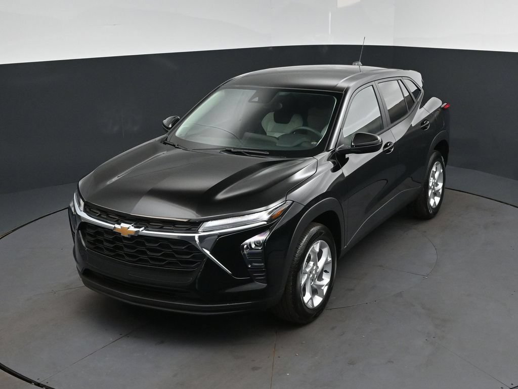 New 2026 Chevrolet Trax LS w/ LS Convenience Package FWD image 30