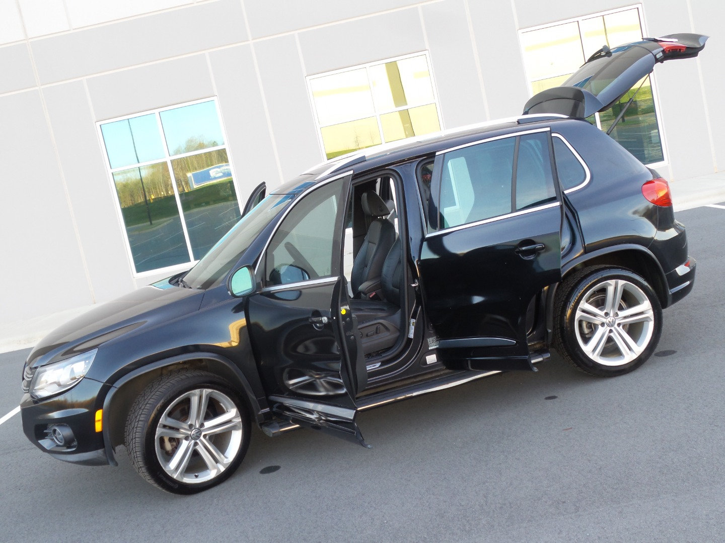 Used 2015 Volkswagen Tiguan R-Line FWD image 62