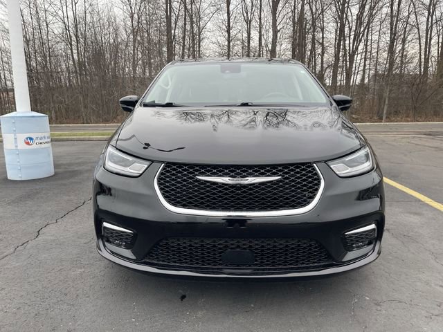 Used 2024 Chrysler Pacifica Touring-L image 30