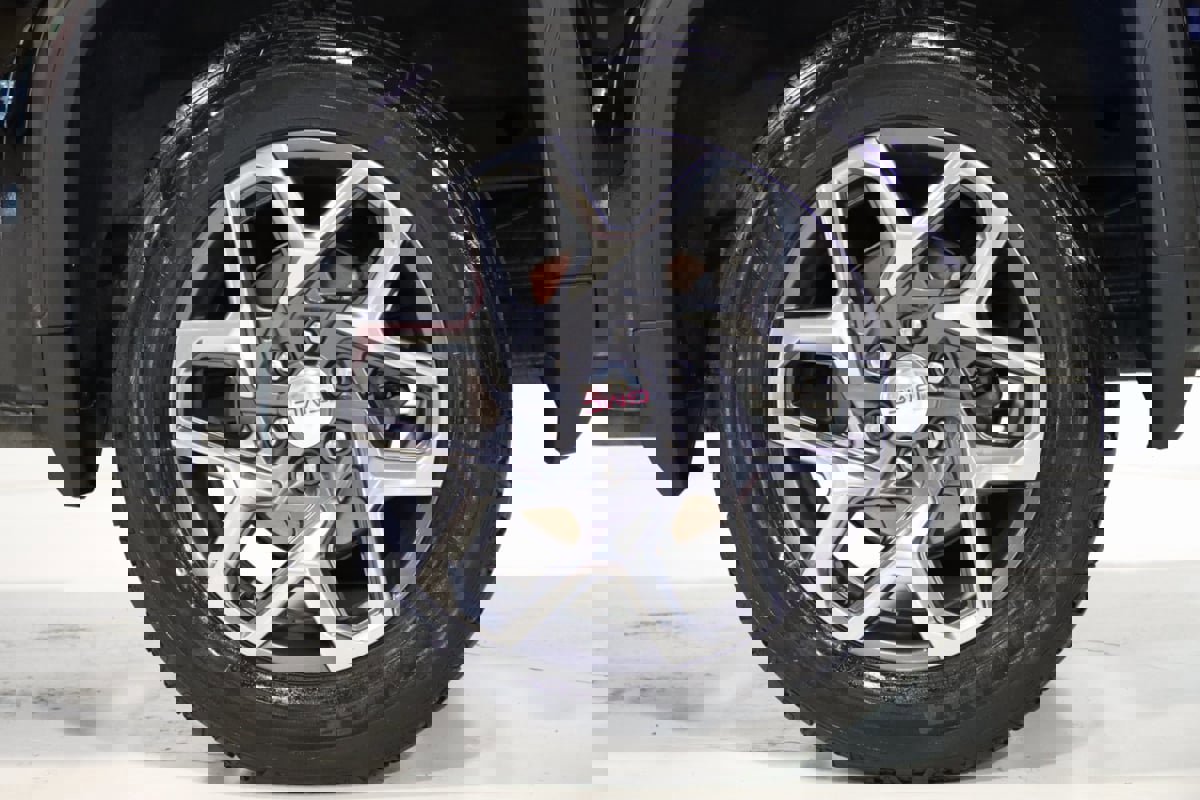 Used 2023 GMC Sierra 1500 SLT w/ SLT Convenience Package image 85