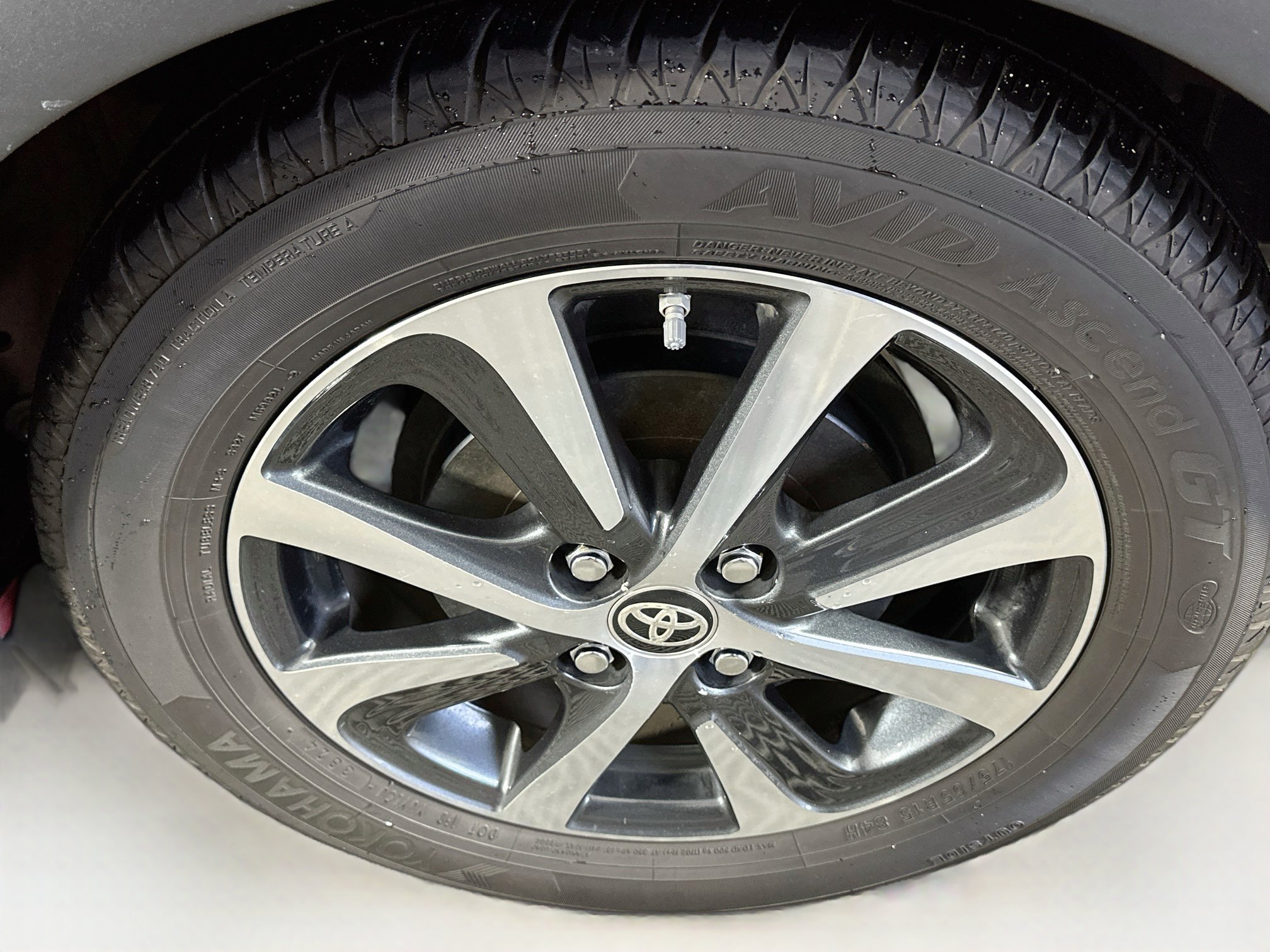 Used 2018 Toyota Prius C Two FWD image 11