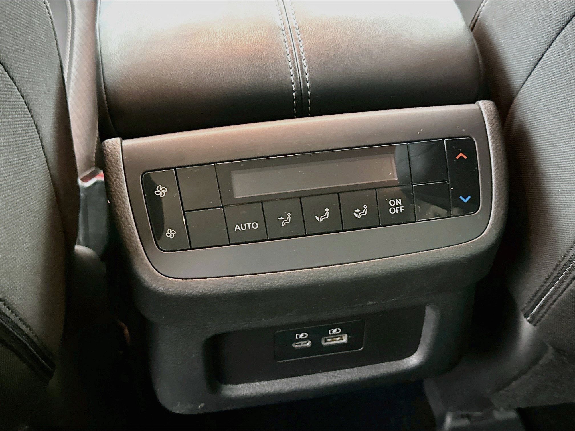 Used 2025 Nissan Pathfinder SV FWD image 26