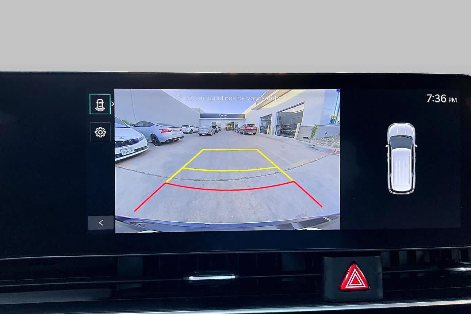 Used 2025 Kia Carnival FWD image 28