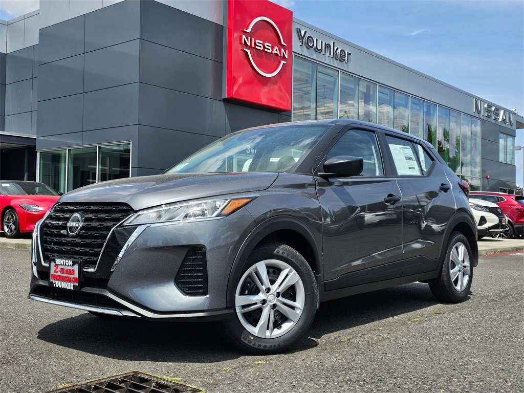 New 2025 Nissan Kicks Play S