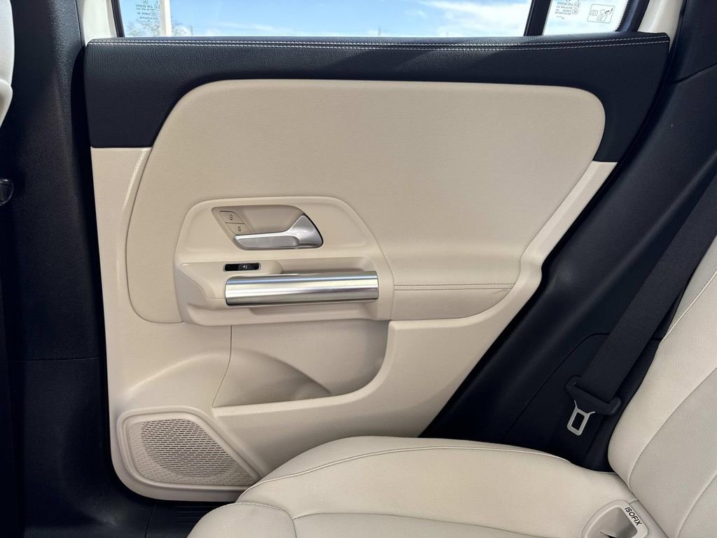 Used 2021 Mercedes-Benz GLA 250 4MATIC image 17