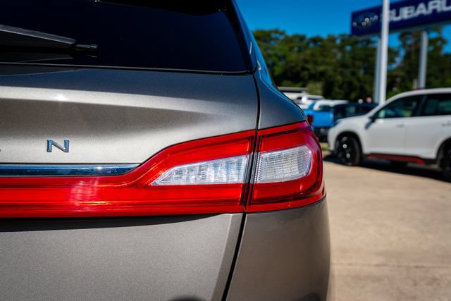 Used 2016 Lincoln MKX Reserve w/ Technology Package FWD image 17