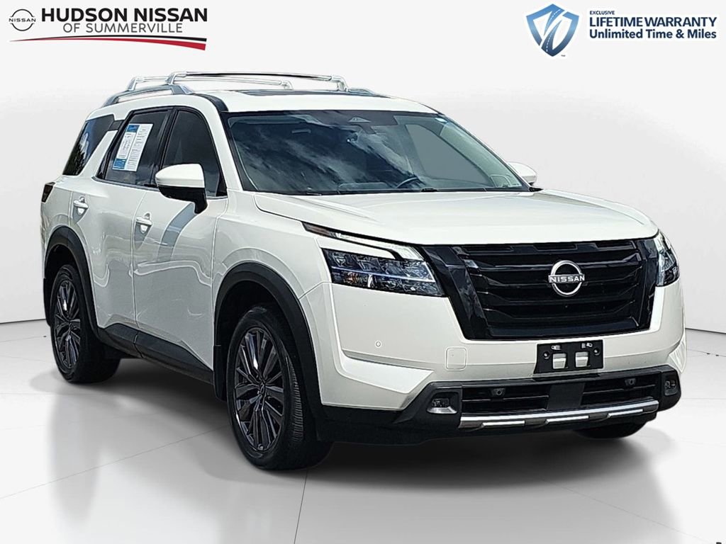Used 2023 Nissan Pathfinder SL w/ SL Premium Package FWD image 1