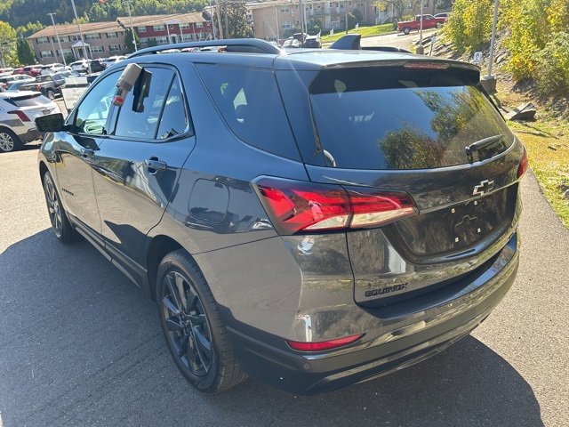 Used 2022 Chevrolet Equinox RS w/ Infotainment Package image 13
