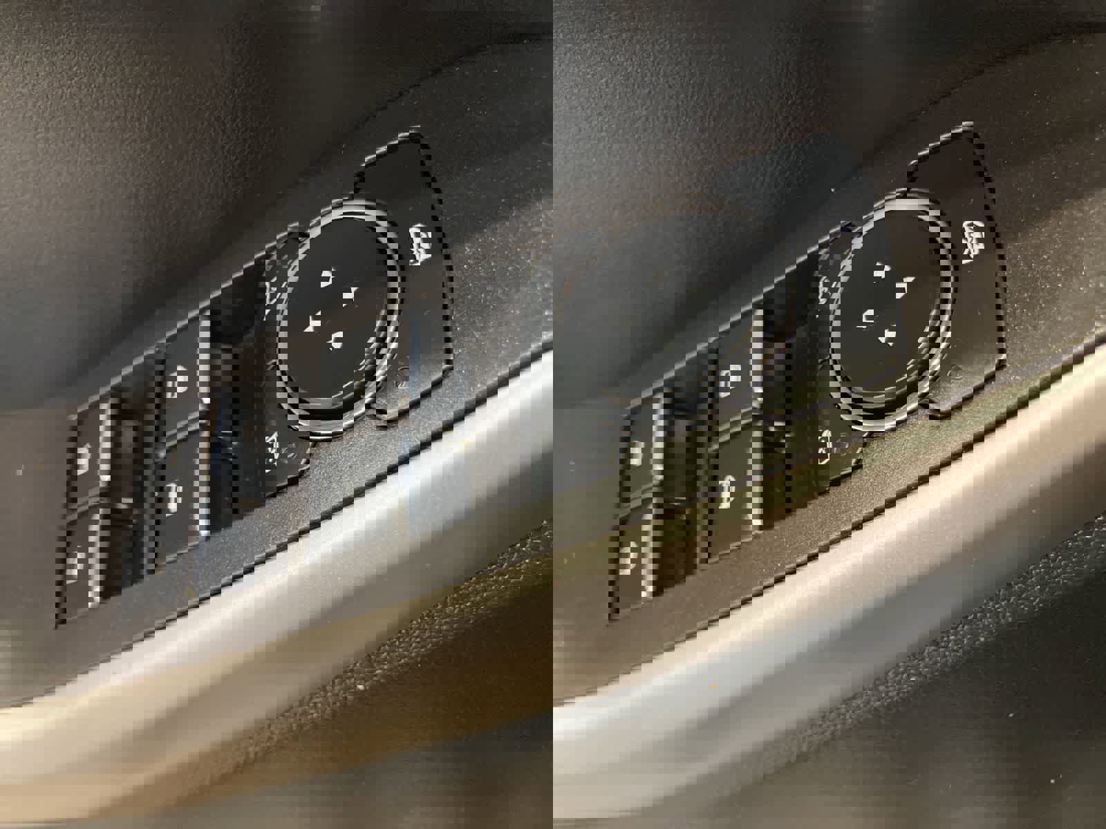 Used 2023 Ford Explorer XLT w/ Equipment Group 202A image 15