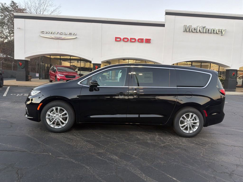 New 2026 Chrysler Pacifica Select FWD image 6