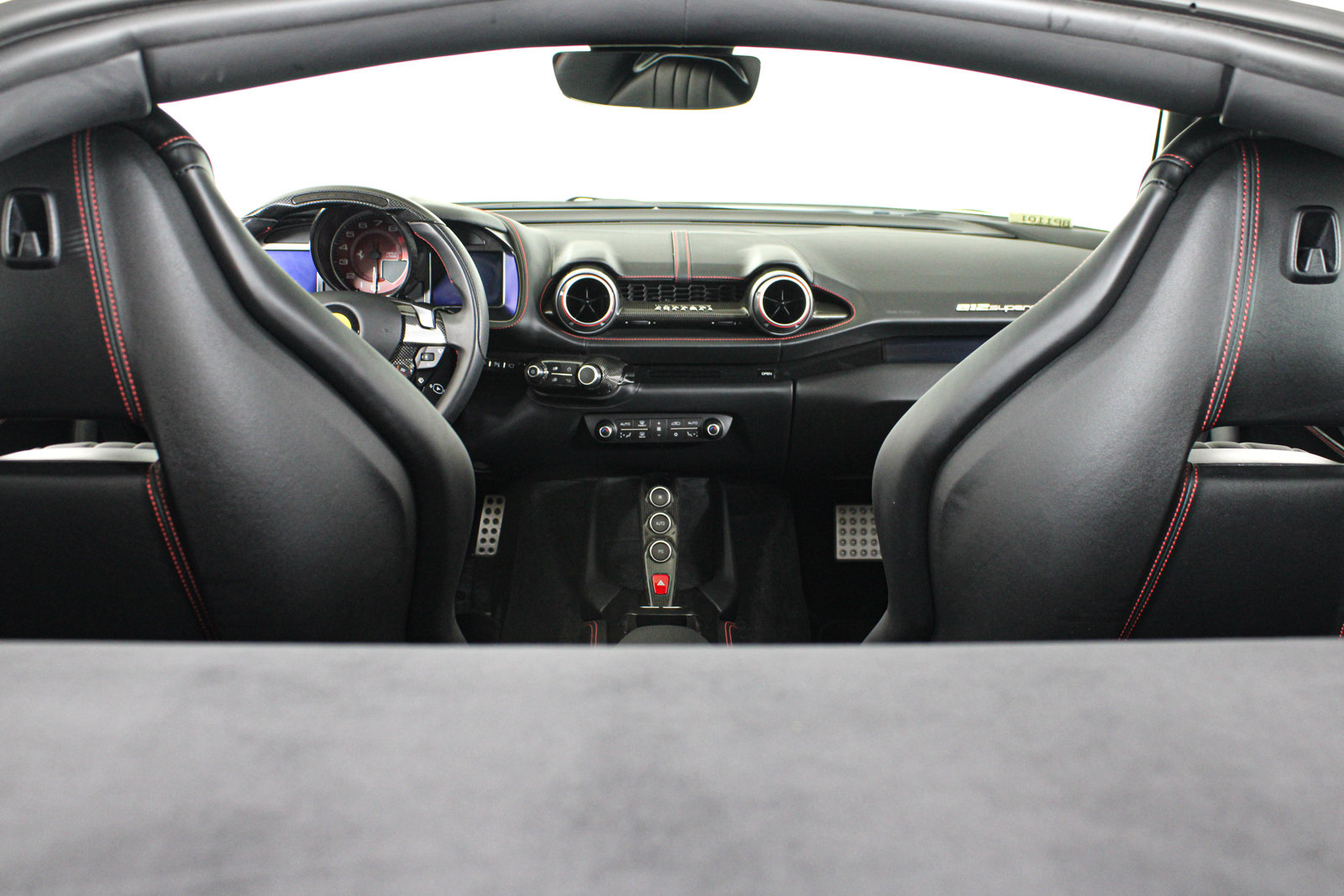 Used 2020 Ferrari 812 Superfast RWD image 58