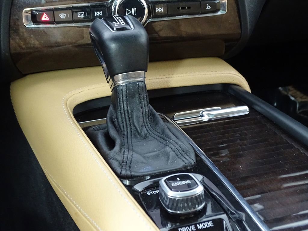 Used 2016 Volvo XC90 T6 Momentum w/ Protection Package Plus image 41