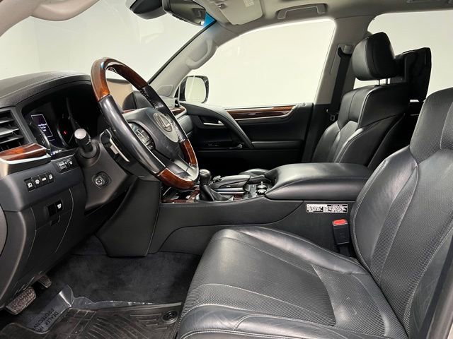 Used 2016 Lexus LX 570 4WD w/ Luxury Package image 20