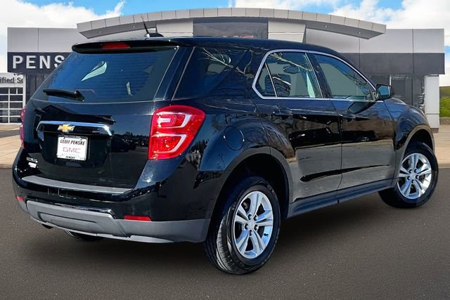 Used 2017 Chevrolet Equinox LS image 2