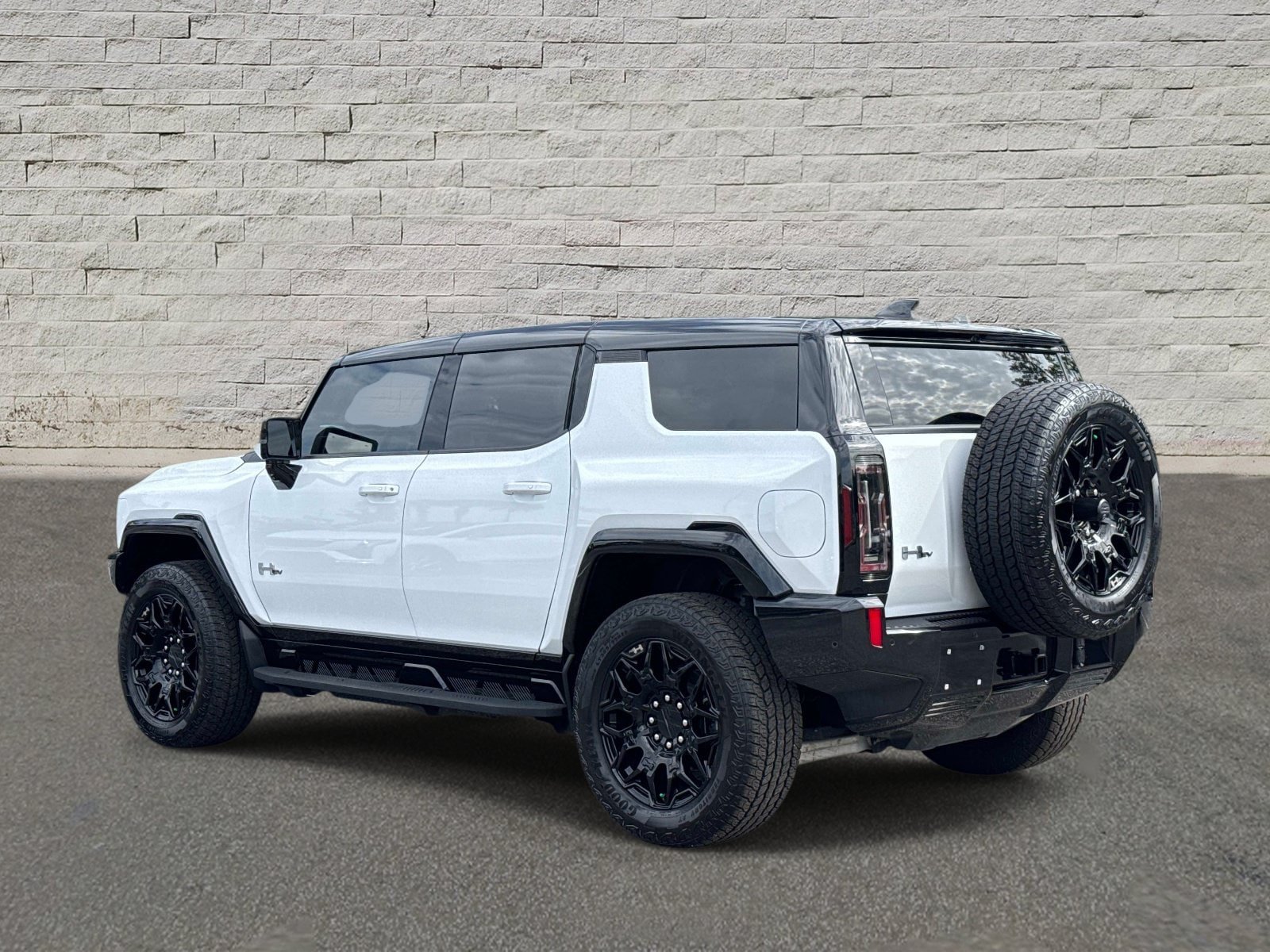 Used 2025 GMC Hummer EV 2X AWD/4WD image 3