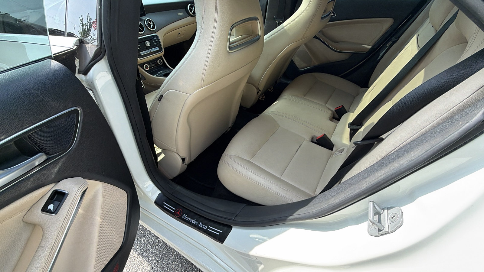 Used 2017 Mercedes-Benz CLA 250 image 24