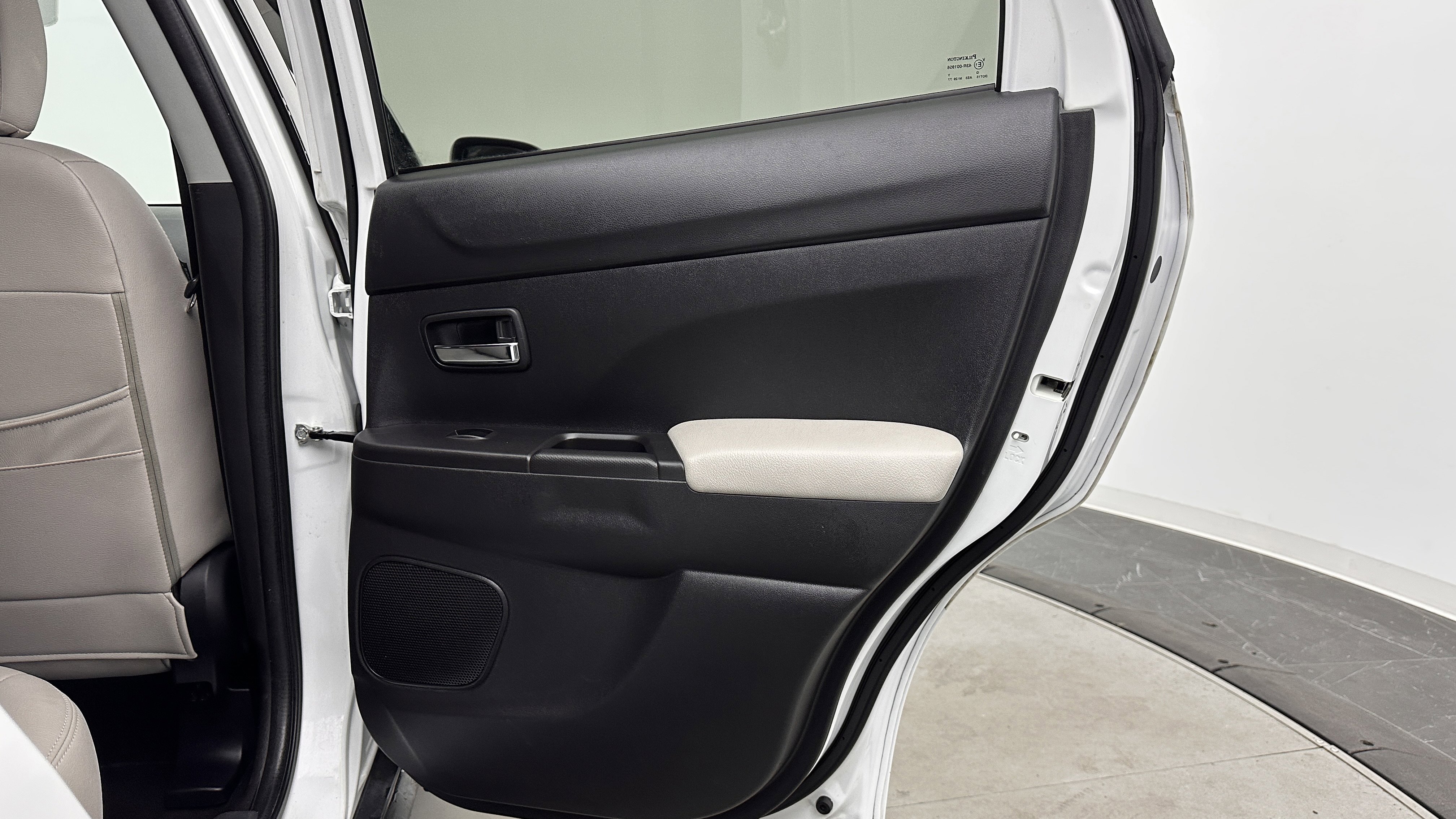 Used 2015 Mitsubishi Outlander Sport GT image 29