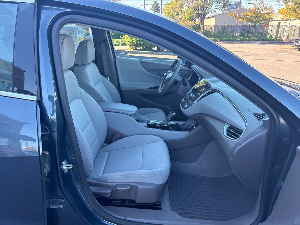 Used 2020 Chevrolet Malibu LS w/ Driver Confidence Package II FWD image 24