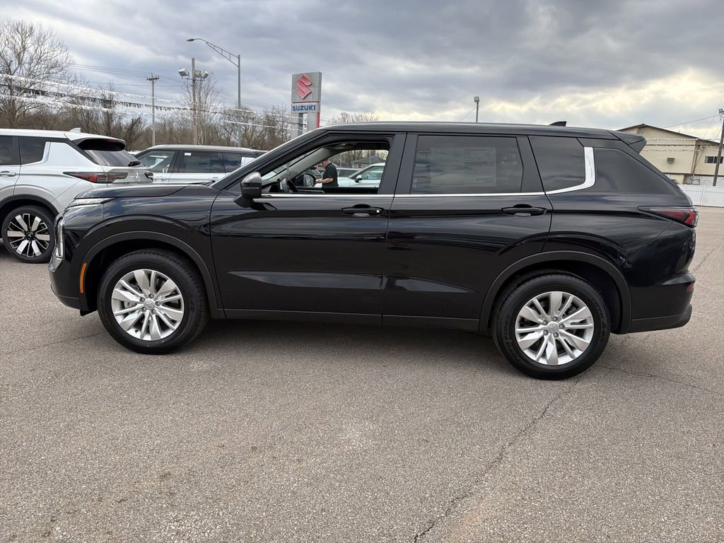 New 2026 Mitsubishi Outlander ES AWD/4WD image 8