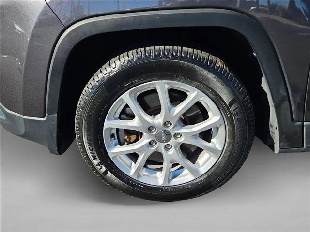 Used 2016 Jeep Cherokee Latitude w/ Comfort & Sound Group image 21