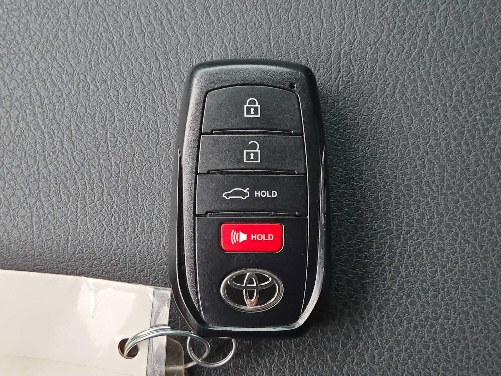 Used 2025 Toyota Camry LE w/ Convenience Package FWD image 31