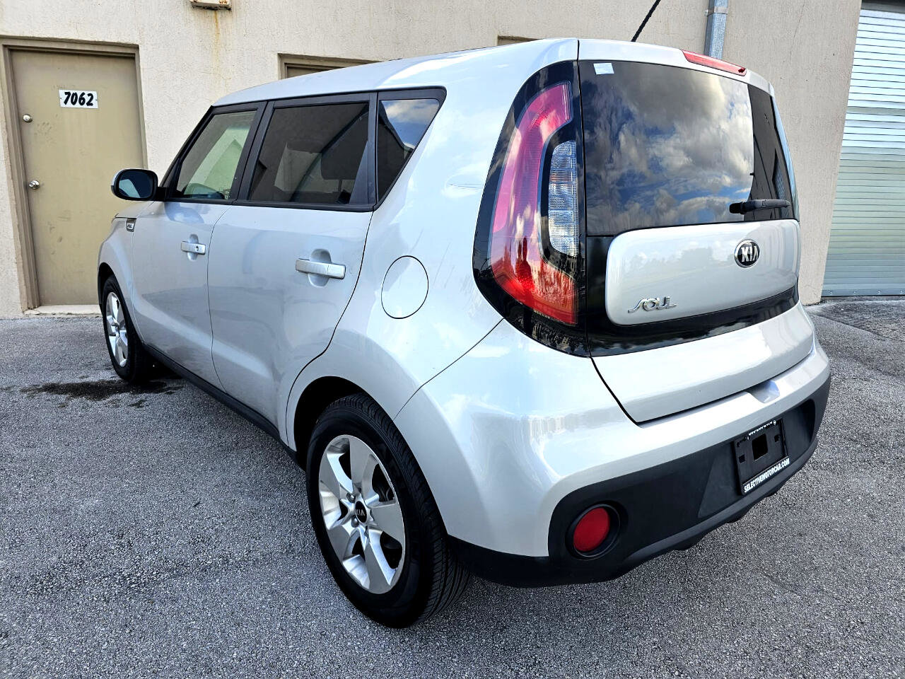 Used 2018 Kia Soul ! image 2