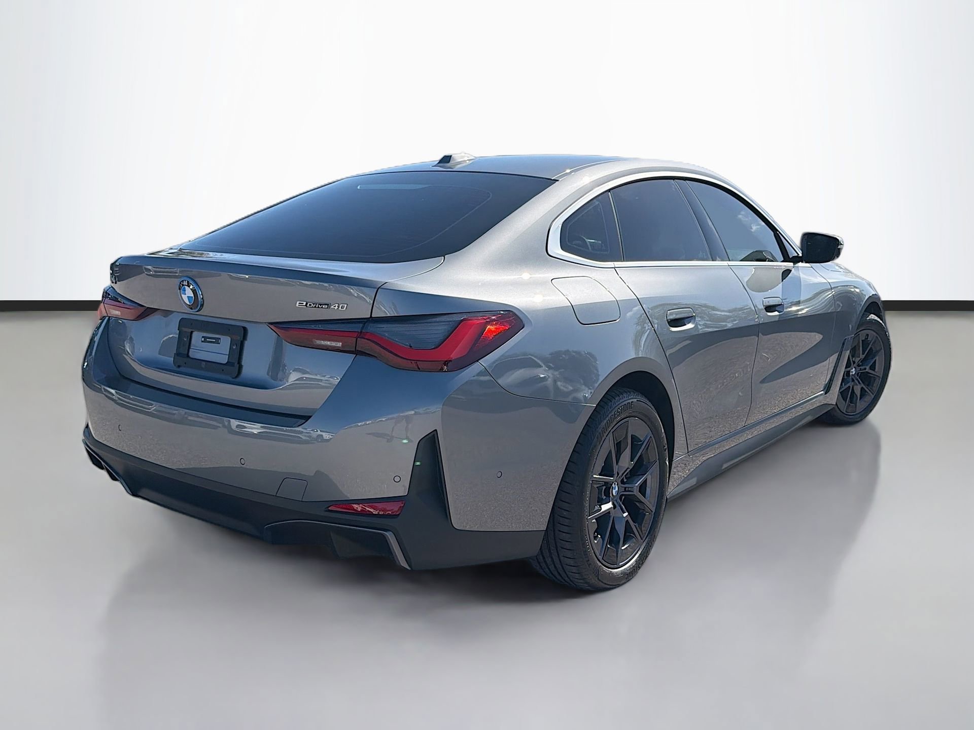 Used 2025 BMW i4 eDrive40 w/ Premium Package image 4