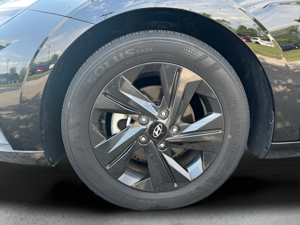 Used 2023 Hyundai Elantra Blue FWD image 33