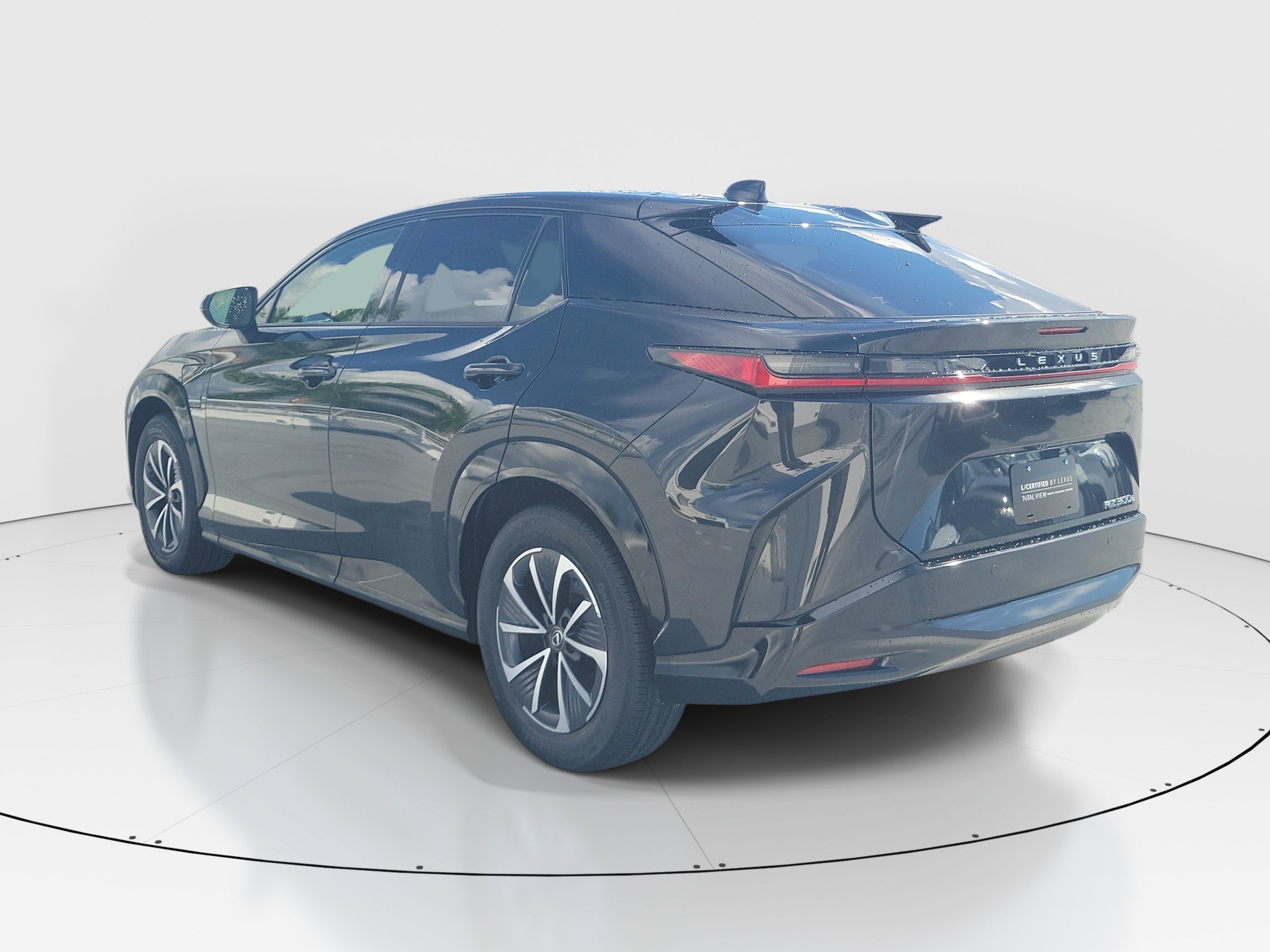 Used 2024 Lexus RZ 300e Premium w/ Accessory Package (Z1) FWD image 4