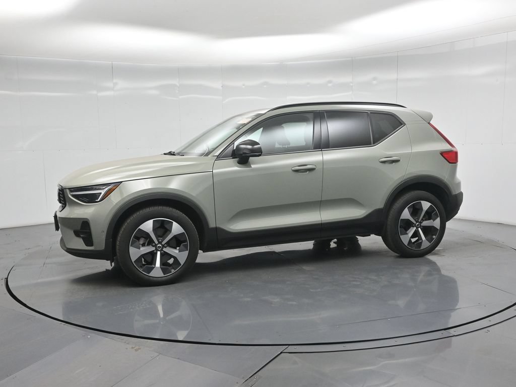 Used 2023 Volvo XC40 B5 Ultimate AWD/4WD image 9