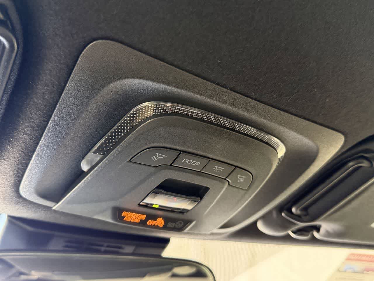 Used 2025 Toyota Corolla SE FWD image 19