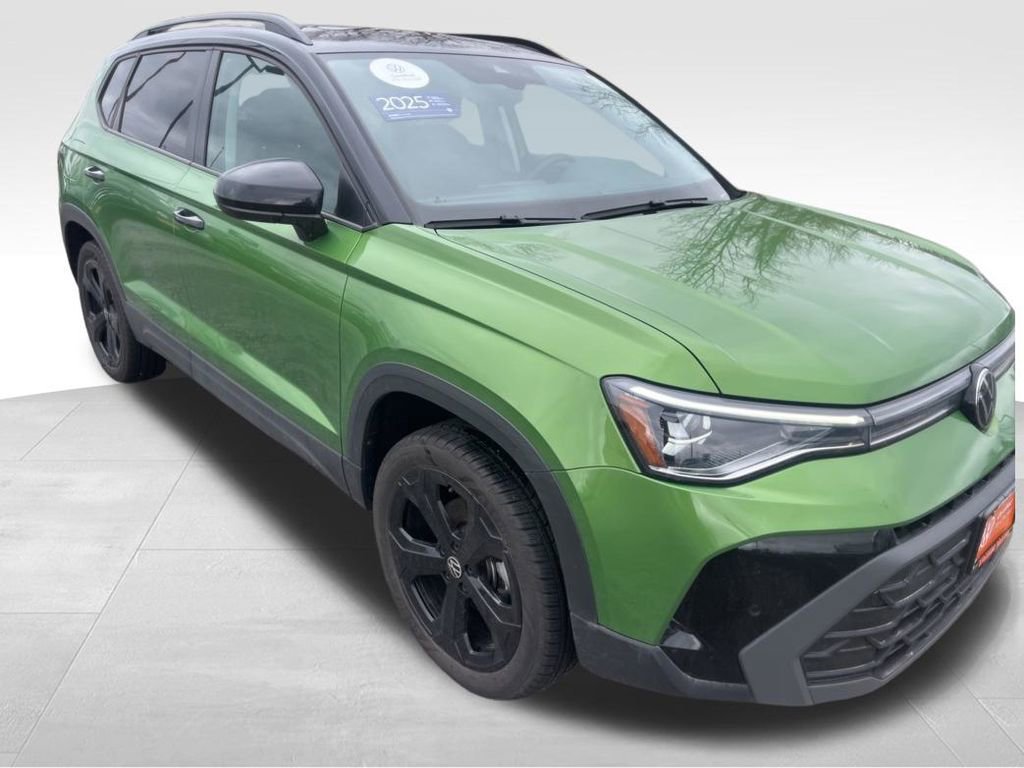 Used 2025 Volkswagen Taos SE image 9