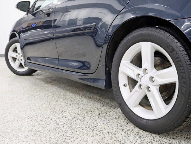 Used 2014 Toyota Camry SE image 12