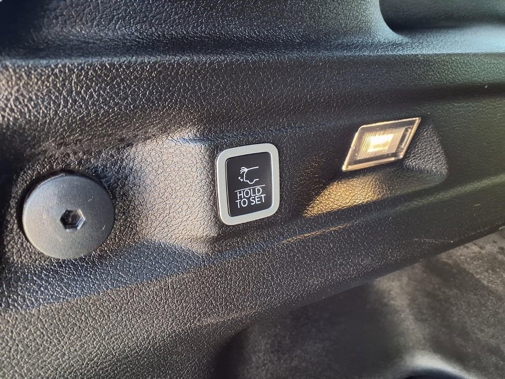 Certified 2023 Jeep Grand Cherokee L Laredo image 29