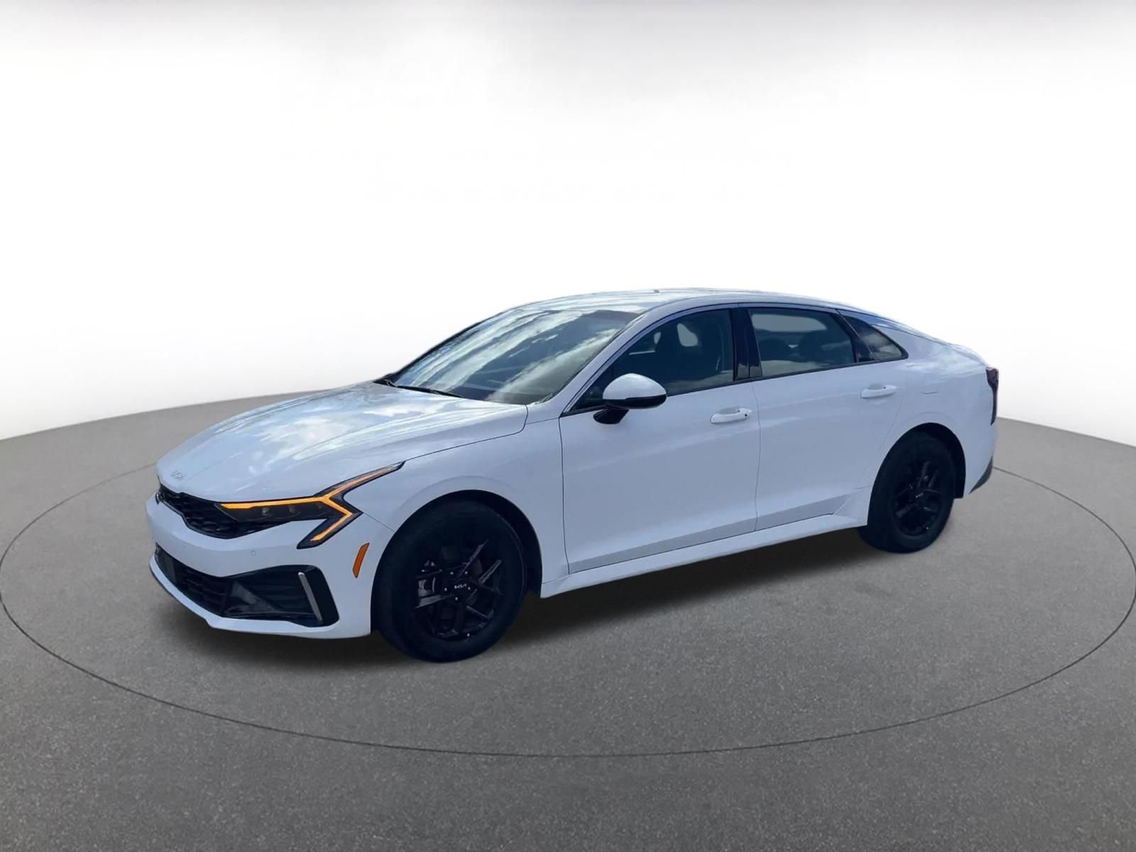 Used 2025 Kia K5 LXS image 4