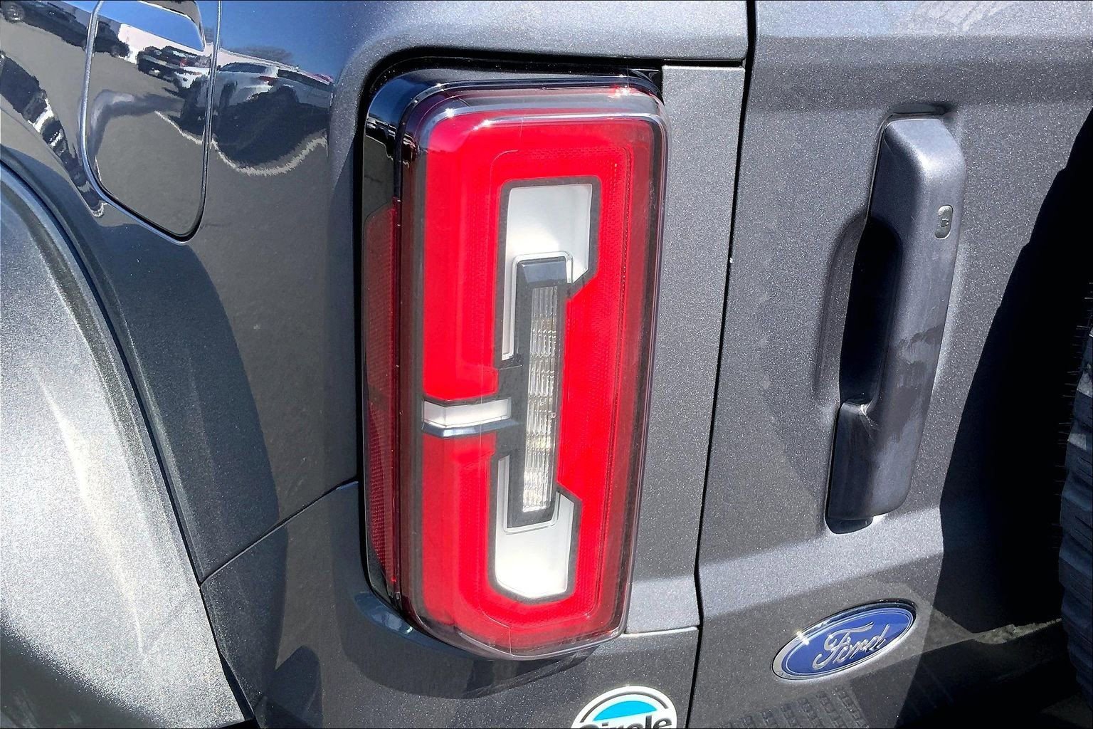 Used 2024 Ford Bronco Everglades image 27