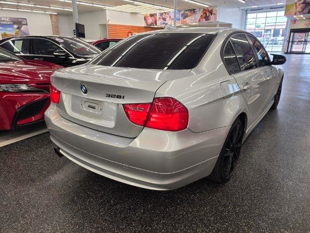 Used 2010 BMW 328i xDrive Sedan AWD/4WD image 4