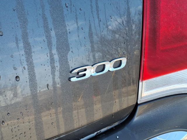 Used 2019 Chrysler 300 Touring w/ Driver Convenience Group image 24