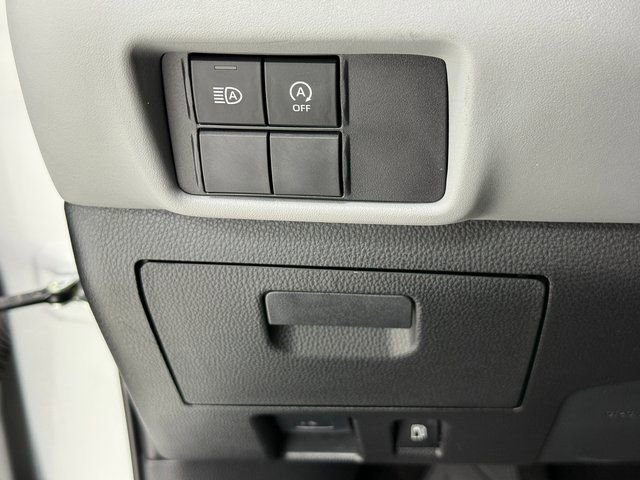 Used 2023 Toyota Highlander L FWD image 10