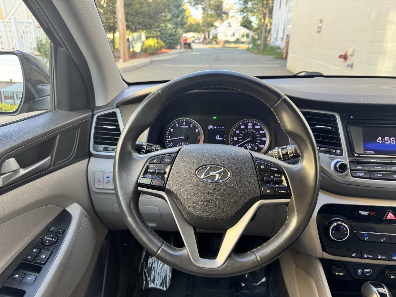 Used 2016 Hyundai Tucson Sport image 17