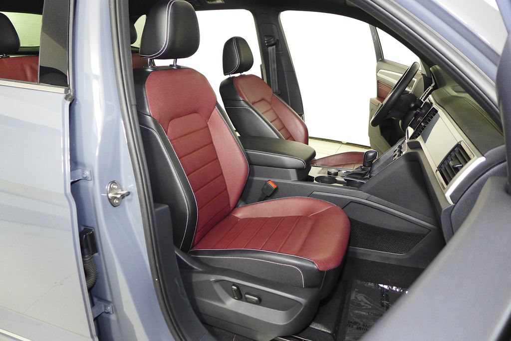 Certified 2022 Volkswagen Atlas Cross Sport SEL Premium R-Line AWD/4WD image 19