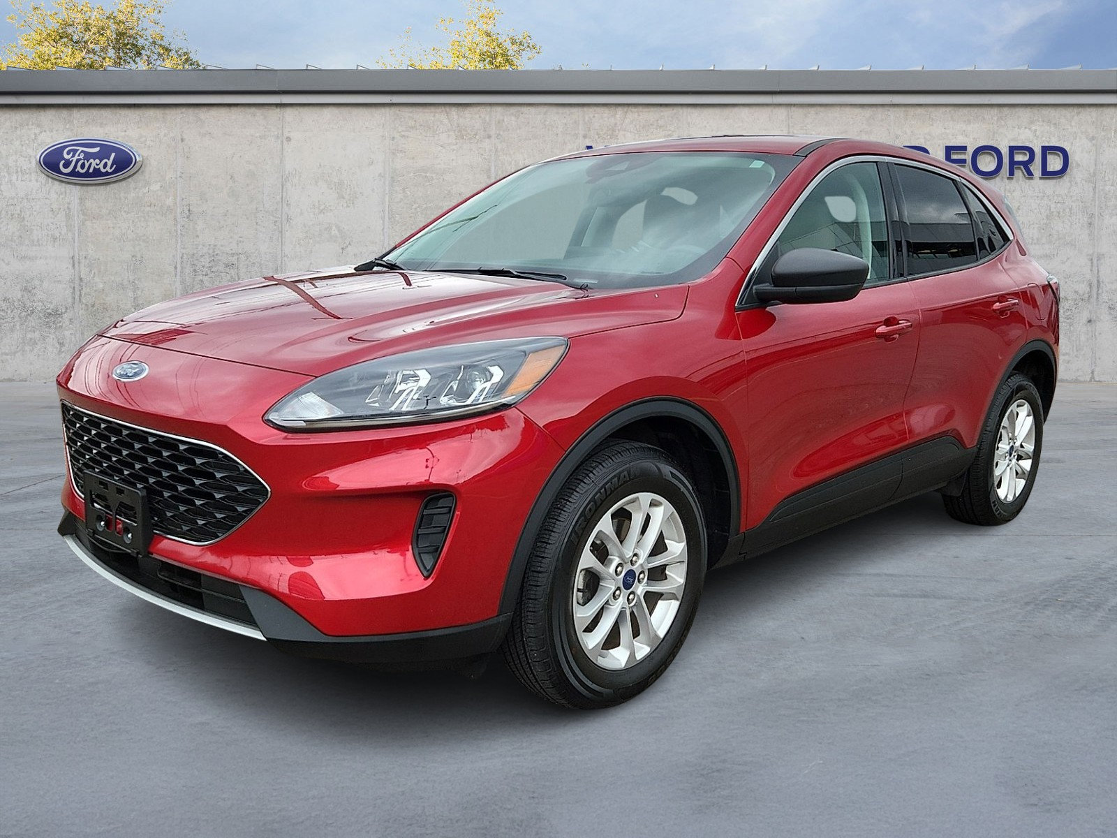 Used 2022 Ford Escape SE AWD/4WD image 3