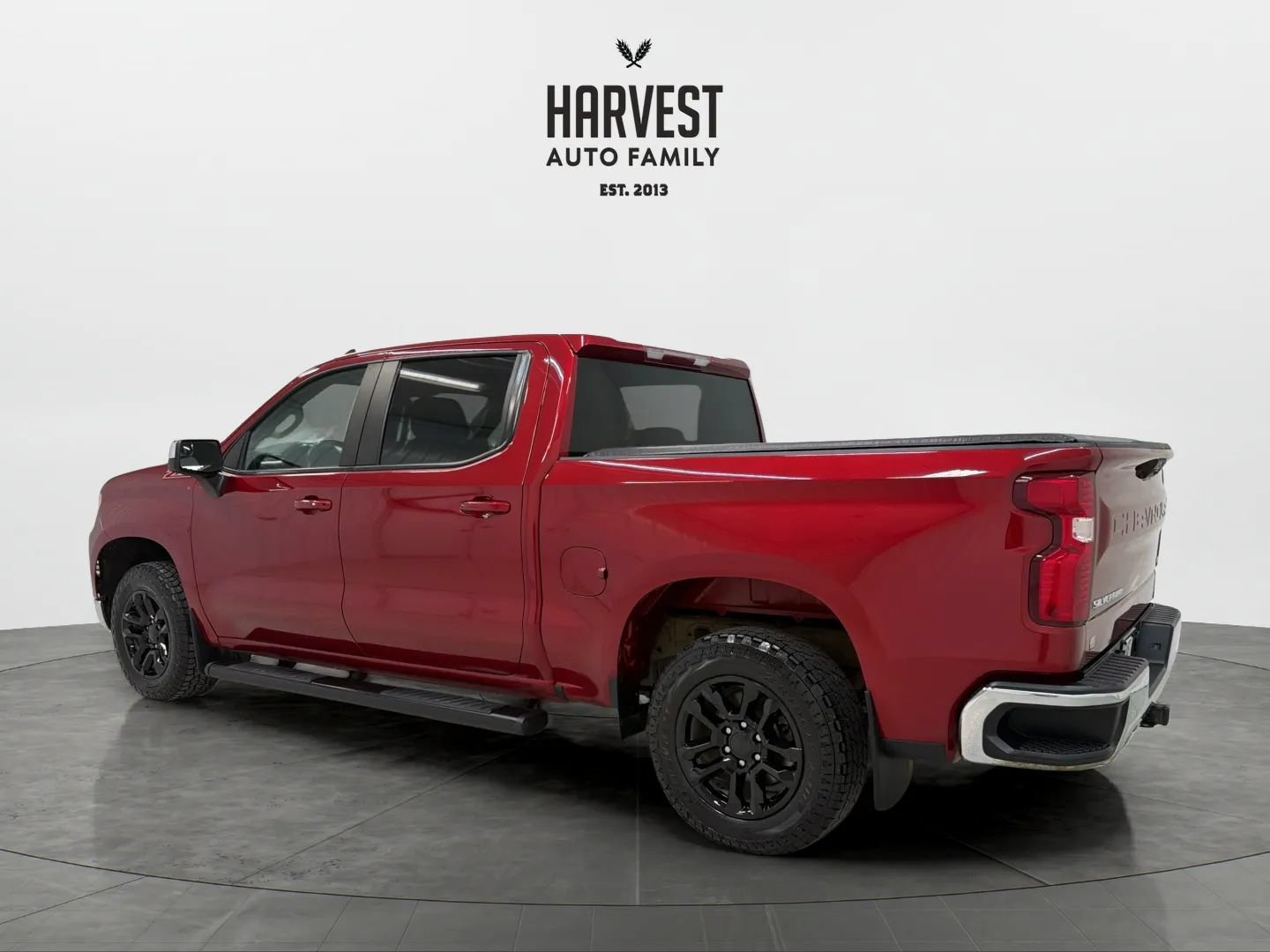Used 2023 Chevrolet Silverado 1500 LT w/ Z71 Off-Road Package AWD/4WD image 3