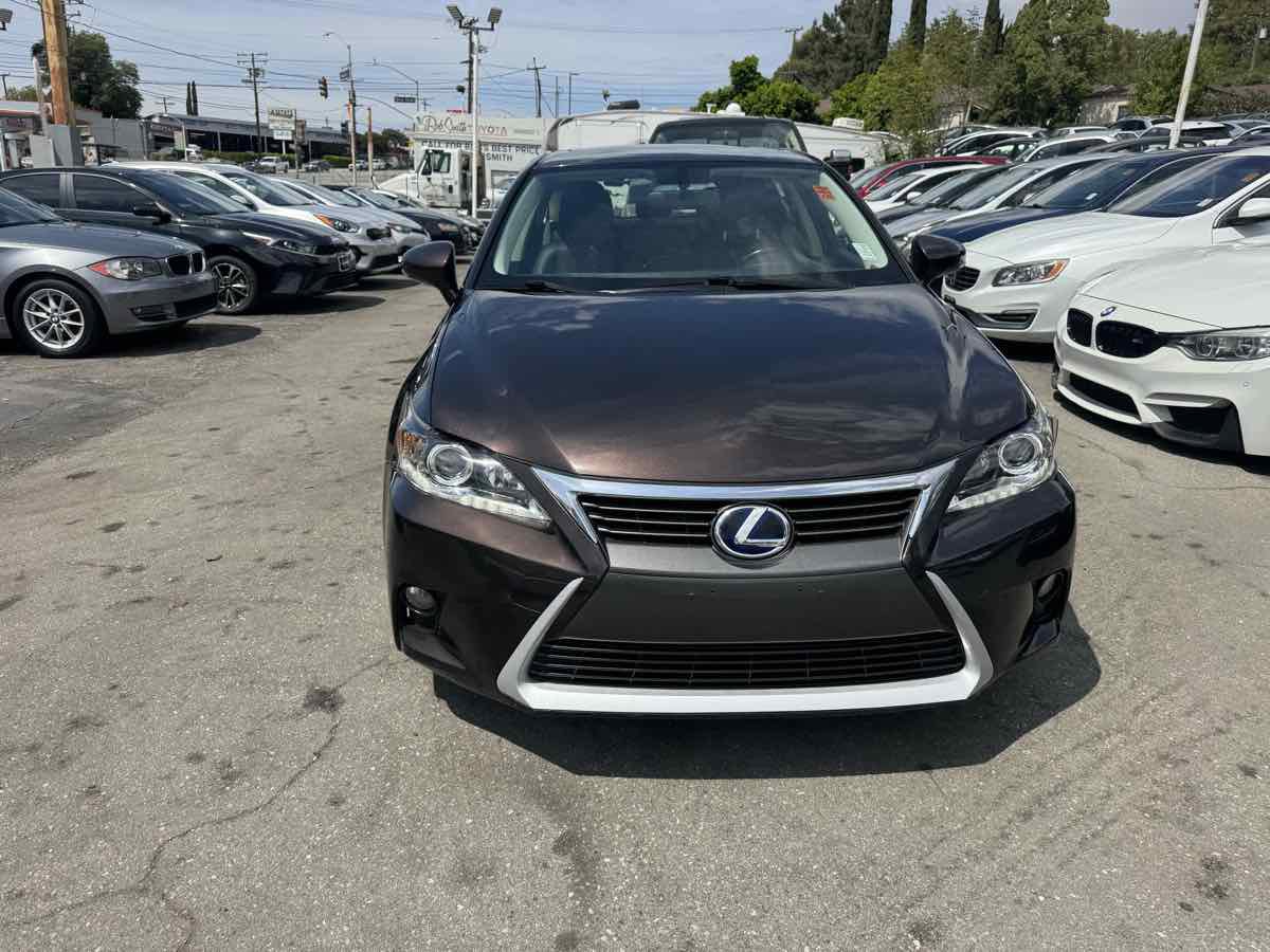Used 2014 Lexus CT 200h image 2