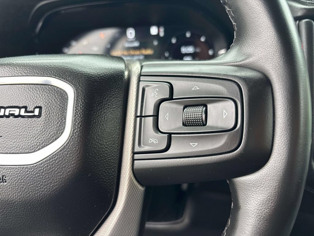 Used 2023 GMC Yukon XL Denali AWD/4WD image 27