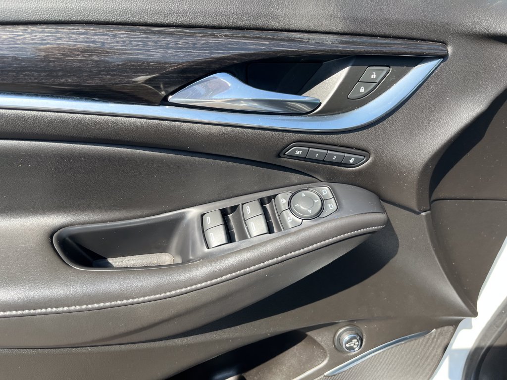Used 2021 Buick Enclave Avenir w/ Avenir Technology Package AWD/4WD image 10