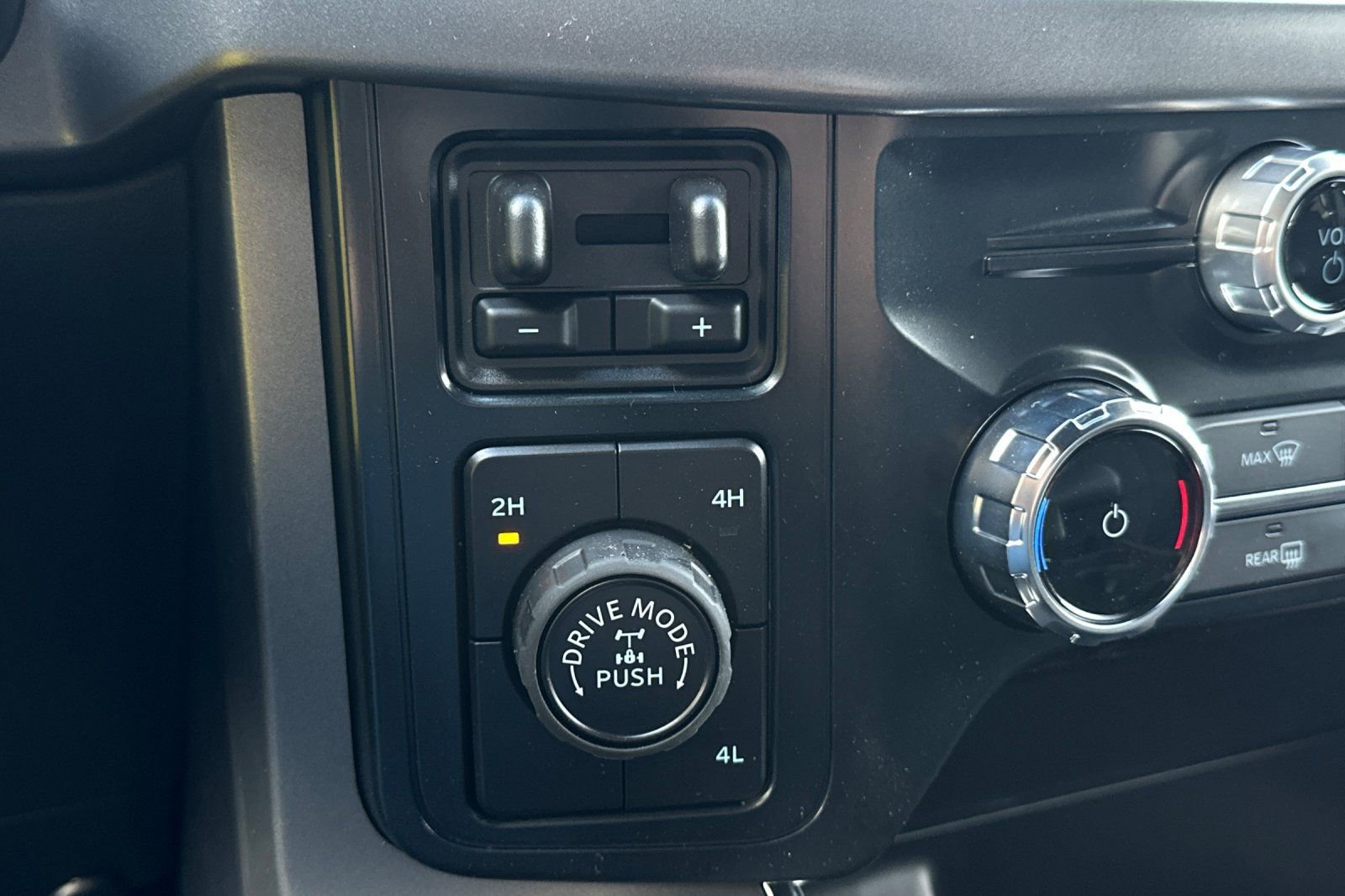 New 2026 Ford F150 XLT w/ FX4 Off-Road Package image 25