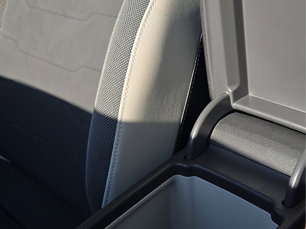 New 2026 Volkswagen Taos SE FWD image 21